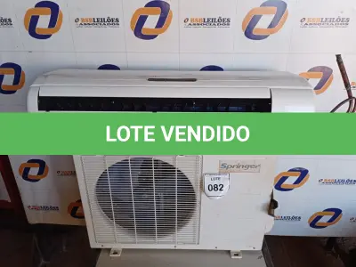 LOTE 082 - 01 AR-CONDICIONADO SPRINGER 12000BTUS SEM CONTROLE (AIR CONDITIONER). (NO ESTADO EM QUE SE ENCONTRA. SUJEITO A AVARIAS OCULTAS/VISÍVEIS.) AV9332H