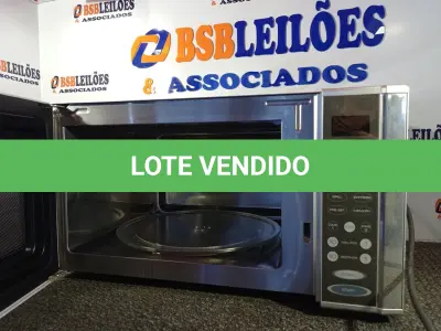 LOTE 032 - 01 MICRO-ONDAS MARCA SMAD 220V COM PRATO MICROWAVE. (NO ESTADO EM QUE SE ENCONTRA. SUJEITO A AVARIAS OCULTAS/VISÍVEIS.) BF8618G