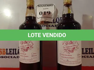 LOTE 019 - 02 GARRAFAS DE VINHOS PARADA CHAPECÓ, SENDO 01 VINHO TINTO BORDO SECO E 01 SUAVE 1 LITRO. LACRADO.  (NO ESTADO EM QUE SE ENCONTRA) ATENÇÃO! FAZER A VISITAÇÃO ANTES DE ARREMATAR, NÃO SABEMOS SE FUNCIONA. LEILÃO NÃO TEM GARANTIA E NEM DEVOLUÇÃO, SUJEITO A POSSÍVEIS AVARIAS VISÍVEIS/OCULTAS E/OU AUSÊNCIA DE COMPONENTES.  