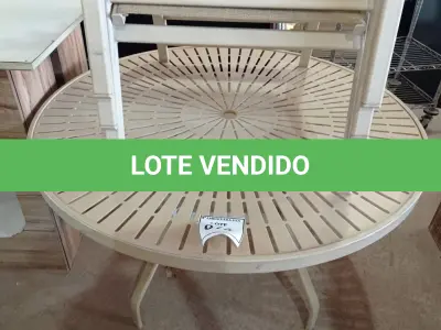 LOTE 074 - 01 MESA COM 04 CADEIRAS EM ALUMÍNIO PARA PISCINA MARCA WINDWARD (01 DESK AND 04 SHAIR). (NO ESTADO EM QUE SE ENCONTRA. SUJEITO A AVARIAS OCULTAS/VISÍVEIS.) BF 8605X BF8684S BF8684R BF8684N BF8684P
