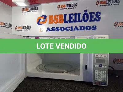 LOTE 212 - 01 MICRO-ONDAS ELECTROLUX 127 VOLTS COM PRATO (MICROWAVE). (NO ESTADO EM QUE SE ENCONTRA. SUJEITO A AVARIAS OCULTAS/VISÍVEIS.) BH1479N