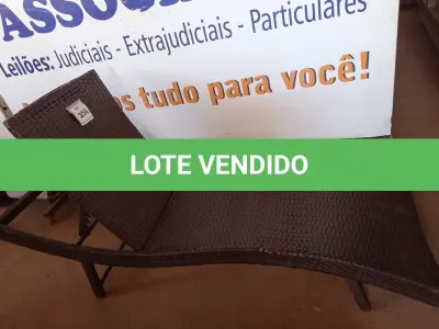 LOTE 258 - 01 ESPREGUIÇADEIRA PARA PISCINA (LOUNGE CHAIR). (NO ESTADO EM QUE SE ENCONTRA. SUJEITO A AVARIAS OCULTAS/VISÍVEIS.) BH1583N