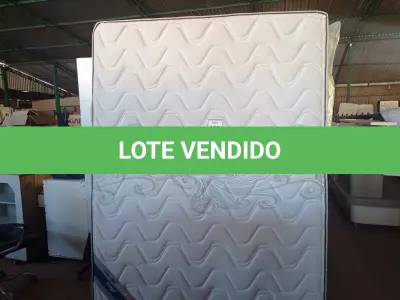LOTE 190 - 01 COLCHÃO DE CASAL COM BASE (QUEEN BED (MATTRESS+BOX). (NO ESTADO EM QUE SE ENCONTRA. SUJEITO A AVARIAS OCULTAS/VISÍVEIS.) AV9418A SEM TAG NA BASE