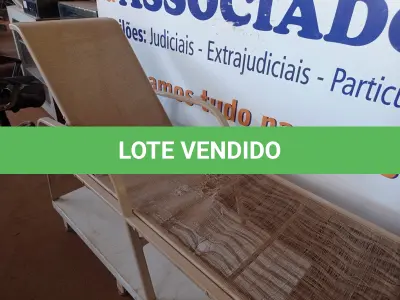 LOTE 264 - 01 ESPREGUIÇADEIRA PARA PISCINA (LOUNGE CHAIR). (NO ESTADO EM QUE SE ENCONTRA. SUJEITO A AVARIAS OCULTAS/VISÍVEIS.) AV9954B