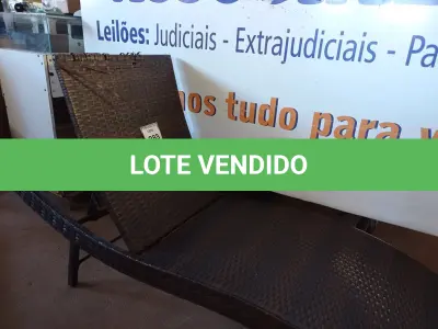 LOTE 283 - 01 ESPREGUIÇADEIRA PARA PISCINA (LOUNGE CHAIRS). (NO ESTADO EM QUE SE ENCONTRA. SUJEITO A AVARIAS OCULTAS/VISÍVEIS.) BH1552U