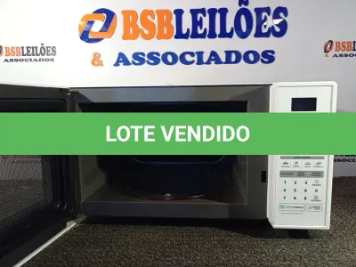 LOTE 036 - 01 MICRO-ONDAS MARCA LG 127V COM PRATO. MICROWAVE. (NO ESTADO EM QUE SE ENCONTRA. SUJEITO A AVARIAS OCULTAS/VISÍVEIS.) AV9725E