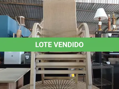 LOTE 074 - 01 MESA COM 04 CADEIRAS EM ALUMÍNIO PARA PISCINA MARCA WINDWARD (01 DESK AND 04 SHAIR). (NO ESTADO EM QUE SE ENCONTRA. SUJEITO A AVARIAS OCULTAS/VISÍVEIS.) BF 8605X BF8684S BF8684R BF8684N BF8684P