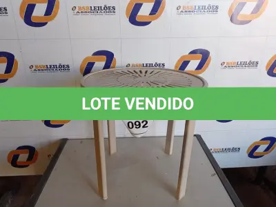 LOTE 092 - 01 MESINHA DE CENTO PARA PISCINA EM ALUMÍNIO (TABLE, GARDEN). (NO ESTADO EM QUE SE ENCONTRA. SUJEITO A AVARIAS OCULTAS/VISÍVEIS.) BF8605T