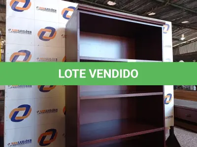 LOTE 227 - 01 ESTANTE EM MADEIRA COM 4 PRATELEIRAS (CABINET) (NO ESTADO EM QUE SE ENCONTRA. SUJEITO A AVARIAS OCULTAS/VISÍVEIS.) 0000070