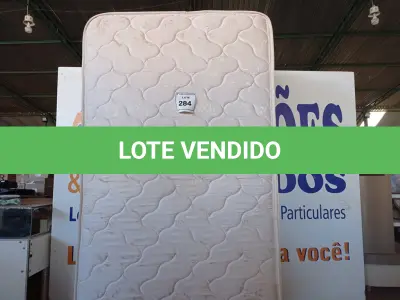 LOTE 284 - 01 COLCHÃO DE SOLTEIRO COM BASE (TWIN BED (MATTRESS+BOX). (NO ESTADO EM QUE SE ENCONTRA. SUJEITO A AVARIAS OCULTAS/VISÍVEIS.) AV9897H - BH1499D