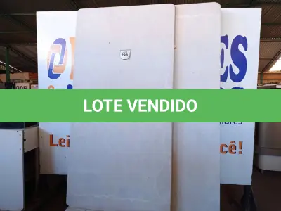 LOTE 293 - 02 BASES FINAS DE SOLTEIRO PARA COLCHÃO (BOX). (NO ESTADO EM QUE SE ENCONTRA. SUJEITO A AVARIAS OCULTAS/VISÍVEIS.) SEM TAG