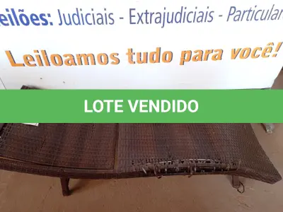 LOTE 254 - 01 ESPREGUIÇADEIRA PARA PISCINA (LOUNGE CHAIRS). (NO ESTADO EM QUE SE ENCONTRA. SUJEITO A AVARIAS OCULTAS/VISÍVEIS.) BH1570X