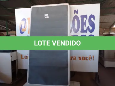 LOTE 287 - 01 BASE DE SOLTEIRO (BOX). (NO ESTADO EM QUE SE ENCONTRA. SUJEITO A AVARIAS OCULTAS/VISÍVEIS.) SEM TAG.