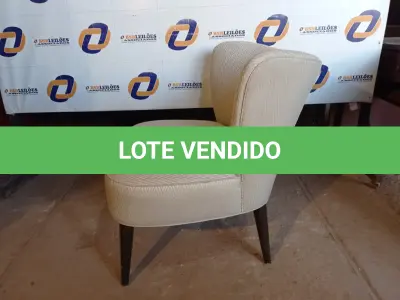 LOTE 137 - 01 POLTRONA (CHAIR EASY). (NO ESTADO EM QUE SE ENCONTRA. SUJEITO A AVARIAS OCULTAS/VISÍVEIS.) AU2165N