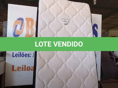 LOTE 277 - 01 COLCHÃO DE SOLTEIRO COM BASE (TWIN BED (MATTRESS+BOX). (NO ESTADO EM QUE SE ENCONTRA. SUJEITO A AVARIAS OCULTAS/VISÍVEIS.) AU1878E BASE SEM TAG.