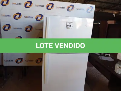 LOTE 005 - 01 GELADEIRA MODELO WRT3L9SZY*0* WHIRLPOOL 115V (REFRIGERATOR). (NO ESTADO EM QUE SE ENCONTRA. SUJEITO A AVARIAS OCULTAS/VISÍVEIS.)BF8602U