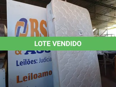 LOTE 100 - 01 COLCHÃO DE SOLTEIRO COM BASE (TWIN BED (MATTRESS+BOX). (NO ESTADO EM QUE SE ENCONTRA. SUJEITO A AVARIAS OCULTAS/VISÍVEIS) BF8528B - BH1497X.