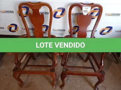 LOTE 133 - 02 CADEIRAS EM MADEIRA SEM ASSENTO COM AVARIAS (CHAIR). (NO ESTADO EM QUE SE ENCONTRA. SUJEITO A AVARIAS OCULTAS/VISÍVEIS.) BF8562V, BF8562T
