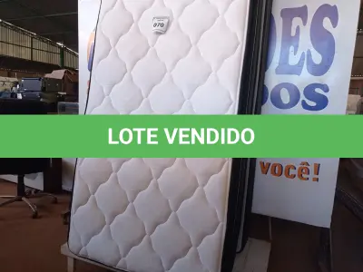 LOTE 070 - 01 COLCHÃO DE SOLTEIRO COM BASE (TWIN BED (MATTRESS+BOX). (NO ESTADO EM QUE SE ENCONTRA. SUJEITO A AVARIAS OCULTAS/VISÍVEIS.) (NO ESTADO EM QUE SE ENCONTRA. SUJEITO A AVARIAS OCULTAS/VISÍVEIS.) BF8727F - AU1872L