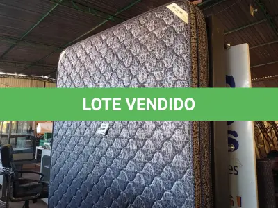 LOTE 220 - 01 COLCHÃO DE CASAL (QUEEN BED). (NO ESTADO EM QUE SE ENCONTRA. SUJEITO A AVARIAS OCULTAS/VISÍVEIS.) AU1904Y