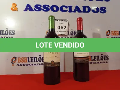 LOTE 062 - 01 GARRAFA DE VINHO PANUL CABERNET SAUVIGNON 2013 750 ML E 01 GARRAFA DE VINHO RESERVADO CABERNET SAUVIGNON CONCHA Y TORO 750ML. (NO ESTADO EM QUE SE ENCONTRA) ATENÇÃO! FAZER A VISITAÇÃO ANTES DE ARREMATAR, NÃO SABEMOS SE FUNCIONA. LEILÃO NÃO TEM GARANTIA E NEM DEVOLUÇÃO, SUJEITO A POSSÍVEIS AVARIAS VISÍVEIS/OCULTAS E/OU AUSÊNCIA DE COMPONENTES.  