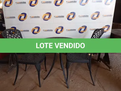 LOTE 186 - 01 MESA COM 2 CADEIRAS PARA PISCINA (TABLE, GARDEN E CHAIR). (NO ESTADO EM QUE SE ENCONTRA. SUJEITO A AVARIAS OCULTAS/VISÍVEIS.) 000065, AV9897U, AV9897S