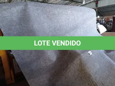 LOTE 270 - 01 CARPETE CINZA E AZUL (RUG) SEM TAG (NO ESTADO EM QUE SE ENCONTRA. SUJEITO A AVARIAS OCULTAS/VISÍVEIS.) SEM TAG