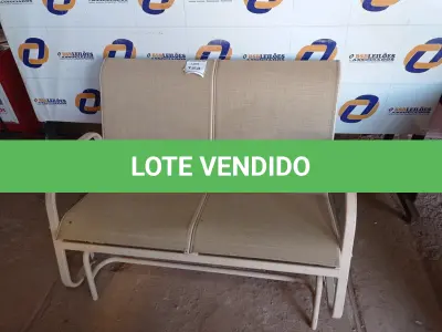 LOTE 123 - 01 CADEIRA DE BALANÇO DE DOIS LUGARES PARA PISCINA (SOFA GARDEN). (NO ESTADO EM QUE SE ENCONTRA. SUJEITO A AVARIAS OCULTAS/VISÍVEIS.) AV9803M
