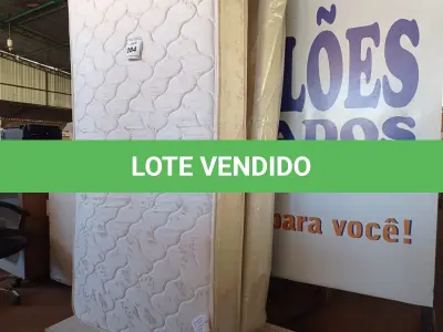 LOTE 284 - 01 COLCHÃO DE SOLTEIRO COM BASE (TWIN BED (MATTRESS+BOX). (NO ESTADO EM QUE SE ENCONTRA. SUJEITO A AVARIAS OCULTAS/VISÍVEIS.) AV9897H - BH1499D