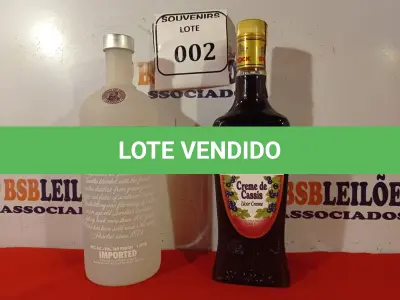 LOTE 002 - 01 GARRAFA DE VODKA ABSOLUT VANILIA 1L E 01 GARRAFA DE LICOR STOCK CREME DE CASSIS 720ML. (NO ESTADO EM QUE SE ENCONTRA) ATENÇÃO! FAZER A VISITAÇÃO ANTES DE ARREMATAR, NÃO SABEMOS SE FUNCIONA. LEILÃO NÃO TEM GARANTIA E NEM DEVOLUÇÃO, SUJEITO A POSSÍVEIS AVARIAS VISÍVEIS/OCULTAS E/OU AUSÊNCIA DE COMPONENTES.
