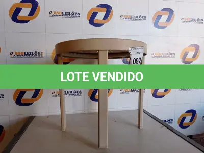 LOTE 092 - 01 MESINHA DE CENTO PARA PISCINA EM ALUMÍNIO (TABLE, GARDEN). (NO ESTADO EM QUE SE ENCONTRA. SUJEITO A AVARIAS OCULTAS/VISÍVEIS.) BF8605T