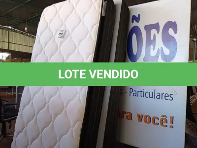 LOTE 080 - 01 COLCHÃO DE SOLTEIRO COM BASE (TWIN BED (MATTRESS+BOX). (NO ESTADO EM QUE SE ENCONTRA. SUJEITO A AVARIAS OCULTAS/VISÍVEIS.) (NO ESTADO EM QUE SE ENCONTRA. SUJEITO A AVARIAS OCULTAS/VISÍVEIS.) AU1873V, BASE SEM TAG
