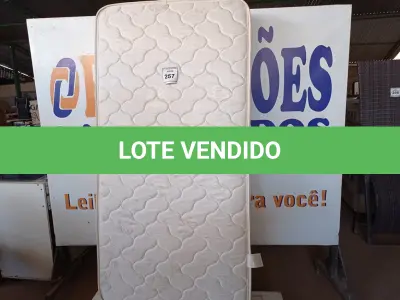 LOTE 257 - 01 COLCHÃO DE SOLTEIRO (QUEEN BED (MATTRESS+BOX). (NO ESTADO EM QUE SE ENCONTRA. SUJEITO A AVARIAS OCULTAS/VISÍVEIS.) BF8528C