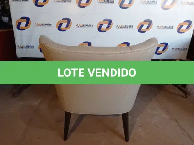 LOTE 137 - 01 POLTRONA (CHAIR EASY). (NO ESTADO EM QUE SE ENCONTRA. SUJEITO A AVARIAS OCULTAS/VISÍVEIS.) AU2165N