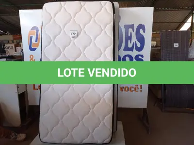 LOTE 277 - 01 COLCHÃO DE SOLTEIRO COM BASE (TWIN BED (MATTRESS+BOX). (NO ESTADO EM QUE SE ENCONTRA. SUJEITO A AVARIAS OCULTAS/VISÍVEIS.) AU1878E BASE SEM TAG.