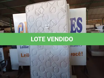 LOTE 110 - 01 COLCHÃO DE SOLTEIRO COM BASE (TWIN BED (MATTRESS+BOX). (NO ESTADO EM QUE SE ENCONTRA. SUJEITO A AVARIAS OCULTAS/VISÍVEIS) AV9422C