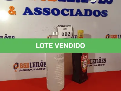 LOTE 002 - 01 GARRAFA DE VODKA ABSOLUT VANILIA 1L E 01 GARRAFA DE LICOR STOCK CREME DE CASSIS 720ML. (NO ESTADO EM QUE SE ENCONTRA) ATENÇÃO! FAZER A VISITAÇÃO ANTES DE ARREMATAR, NÃO SABEMOS SE FUNCIONA. LEILÃO NÃO TEM GARANTIA E NEM DEVOLUÇÃO, SUJEITO A POSSÍVEIS AVARIAS VISÍVEIS/OCULTAS E/OU AUSÊNCIA DE COMPONENTES.