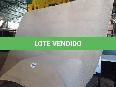 LOTE 260 - 01 TAPETE (RUG). (NO ESTADO EM QUE SE ENCONTRA. SUJEITO A AVARIAS OCULTAS/VISÍVEIS.) BJ7212D