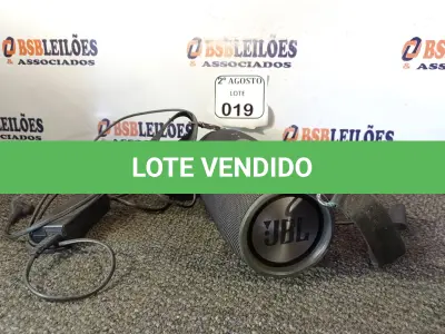 LOTE 019 - 01 CAIXA DE SOM EXTREME COM FONTE. (NO ESTADO) ATENÇÃO! FAZER A VISITAÇÃO ANTES DE ARREMATAR, NÃO SABEMOS SE FUNCIONA. LEILÃO NÃO TEM GARANTIA E NEM DEVOLUÇÃO, SUJEITO A POSSÍVEIS AVARIAS VISÍVEIS/OCULTAS E/OU AUSÊNCIA DE COMPONENTES.