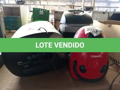 LOTE 201 - 02 ASPIRADORES DE PÓ E 01 FRAGMENTADORA DE PAPEL. (NO ESTADO) ATENÇÃO! FAZER A VISITAÇÃO ANTES DE ARREMATAR, NÃO SABEMOS SE FUNCIONA. LEILÃO NÃO TEM GARANTIA E NEM DEVOLUÇÃO, SUJEITO A POSSÍVEIS AVARIAS VISÍVEIS/OCULTAS E/OU AUSÊNCIA DE COMPONENTES.