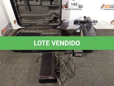 LOTE 142 - 01 FILMADORA MARCA SONY BETAMOVIE BMC-500 COM 03 BATERIAS, O CARREGADOR E A MALETA. (NO ESTADO) ATENÇÃO! FAZER A VISITAÇÃO ANTES DE ARREMATAR, NÃO SABEMOS SE FUNCIONA. LEILÃO NÃO TEM GARANTIA E NEM DEVOLUÇÃO, SUJEITO A POSSÍVEIS AVARIAS VISÍVEIS/OCULTAS E/OU AUSÊNCIA DE COMPONENTES.