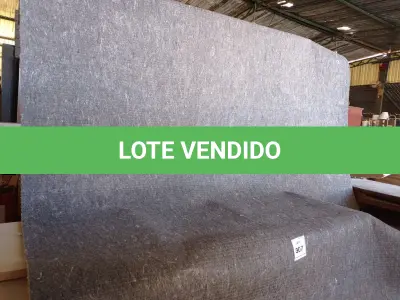 LOTE 307 - 01 CARPETE CINZA E AZUL ACÚSTICO (RUG). (NO ESTADO EM QUE SE ENCONTRA. SUJEITO A AVARIAS OCULTAS/VISÍVEIS.) SEM TAG