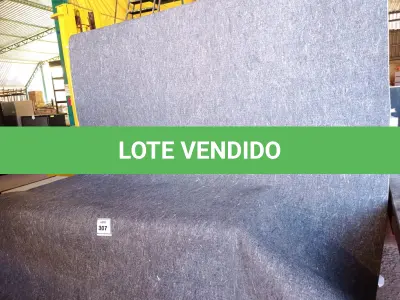 LOTE 307 - 01 CARPETE CINZA E AZUL ACÚSTICO (RUG). (NO ESTADO EM QUE SE ENCONTRA. SUJEITO A AVARIAS OCULTAS/VISÍVEIS.) SEM TAG