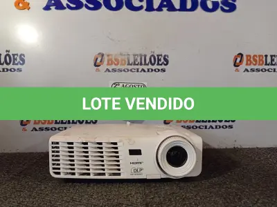 LOTE 057 - 01 PROJETOR DA MARCA VIPTECH COM HDMI DE 220V. (NO ESTADO) ATENÇÃO! FAZER A VISITAÇÃO ANTES DE ARREMATAR, NÃO SABEMOS SE FUNCIONA. LEILÃO NÃO TEM GARANTIA E NEM DEVOLUÇÃO, SUJEITO A POSSÍVEIS AVARIAS VISÍVEIS/OCULTAS E/OU AUSÊNCIA DE COMPONENTES.