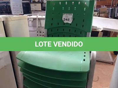 LOTE 245 - 06 CADEIRAS COM BASE DE FERRO E ACENTO E ENCOSTO EM PLÁSTICO. (NO ESTADO) ATENÇÃO! FAZER A VISITAÇÃO ANTES DE ARREMATAR, NÃO SABEMOS SE FUNCIONA. LEILÃO NÃO TEM GARANTIA E NEM DEVOLUÇÃO, SUJEITO A POSSÍVEIS AVARIAS VISÍVEIS/OCULTAS E/OU AUSÊNCIA DE COMPONENTES.