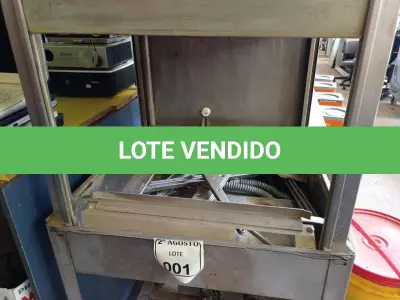 LOTE 001 - 01 LAVA-LOUÇAS INDUSTRIAL EM INOX INCOMPLETA, MODELO AMT2 MARCA HOBAT. (NO ESTADO) ATENÇÃO! FAZER A VISITAÇÃO ANTES DE ARREMATAR, NÃO SABEMOS SE FUNCIONA. LEILÃO NÃO TEM GARANTIA E NEM DEVOLUÇÃO, SUJEITO A POSSÍVEIS AVARIAS VISÍVEIS/OCULTAS E/OU AUSÊNCIA DE COMPONENTES.