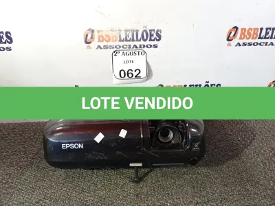 LOTE 062 - 01 PROJETOR DA MARCA EPSON DE 220V. (NO ESTADO) ATENÇÃO! FAZER A VISITAÇÃO ANTES DE ARREMATAR, NÃO SABEMOS SE FUNCIONA. LEILÃO NÃO TEM GARANTIA E NEM DEVOLUÇÃO, SUJEITO A POSSÍVEIS AVARIAS VISÍVEIS/OCULTAS E/OU AUSÊNCIA DE COMPONENTES.