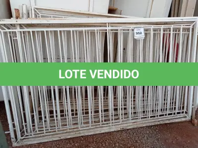 LOTE 352 - 01 LOTE COM GRADES PARA PLAYGROUND. (NO ESTADO EM QUE SE ENCONTRA. SUJEITO A AVARIAS OCULTAS/VISÍVEIS.)