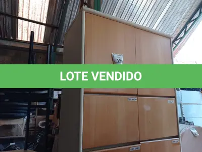 LOTE 181 - 01 ARMÁRIO ALTO COM 08 GAVETAS, 02 PORTAS PARA PASTAS SUSPENSAS. (NO ESTADO) ATENÇÃO! FAZER A VISITAÇÃO ANTES DE ARREMATAR, NÃO SABEMOS SE FUNCIONA. LEILÃO NÃO TEM GARANTIA E NEM DEVOLUÇÃO, SUJEITO A POSSÍVEIS AVARIAS VISÍVEIS/OCULTAS E/OU AUSÊNCIA DE COMPONENTES.