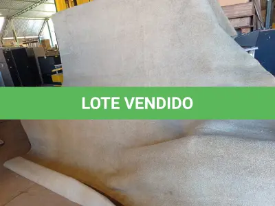 LOTE 306 - 01 TAPETE (RUG). (NO ESTADO EM QUE SE ENCONTRA. SUJEITO A AVARIAS OCULTAS/VISÍVEIS.) BH1499E